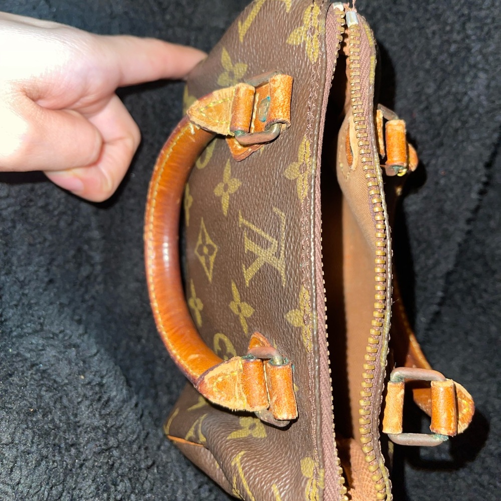 Authentic Louis Vuitton mini speedy bag - Picture 5 of 11